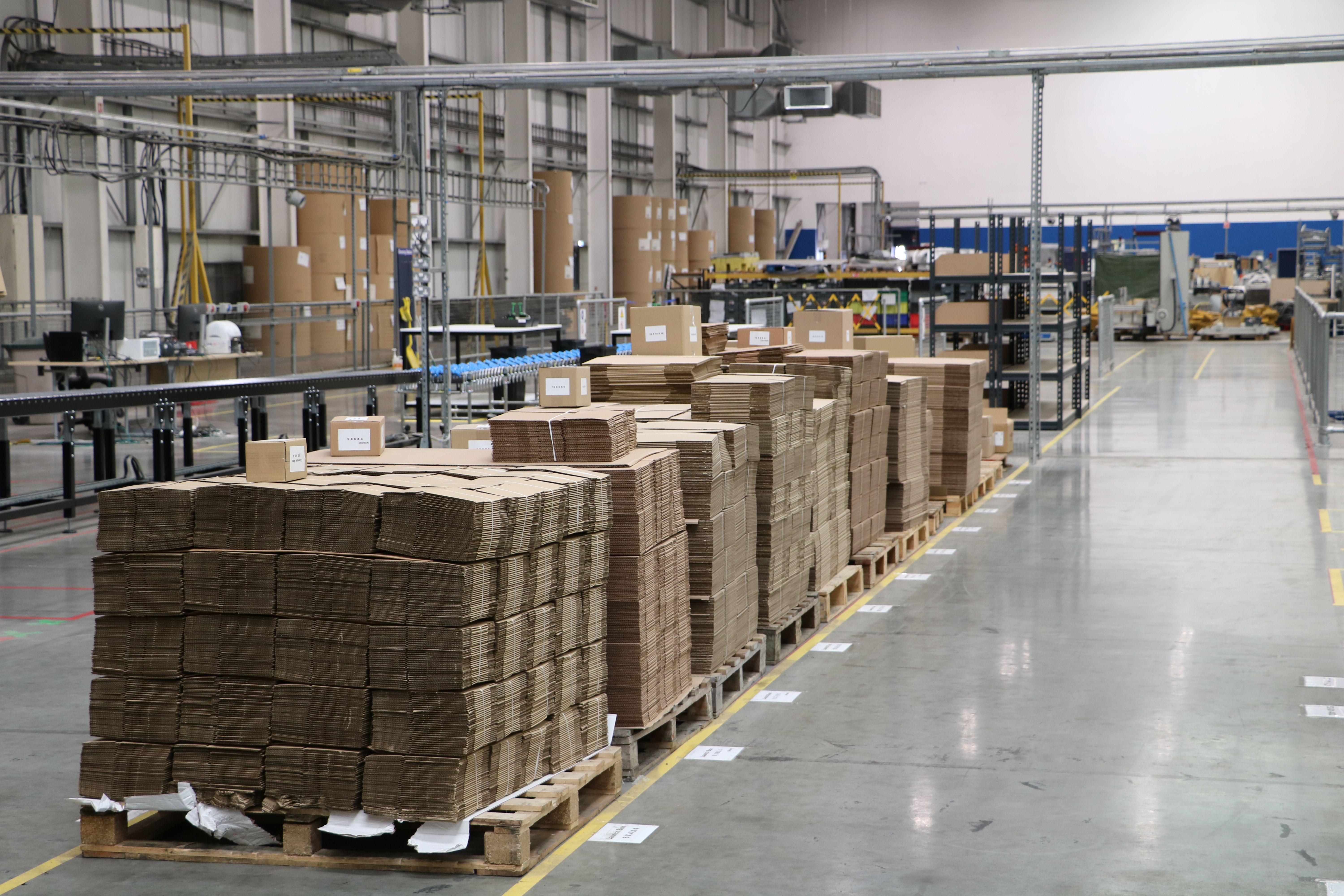 Ecommerce order fulfilment pick and pack warehouse UK